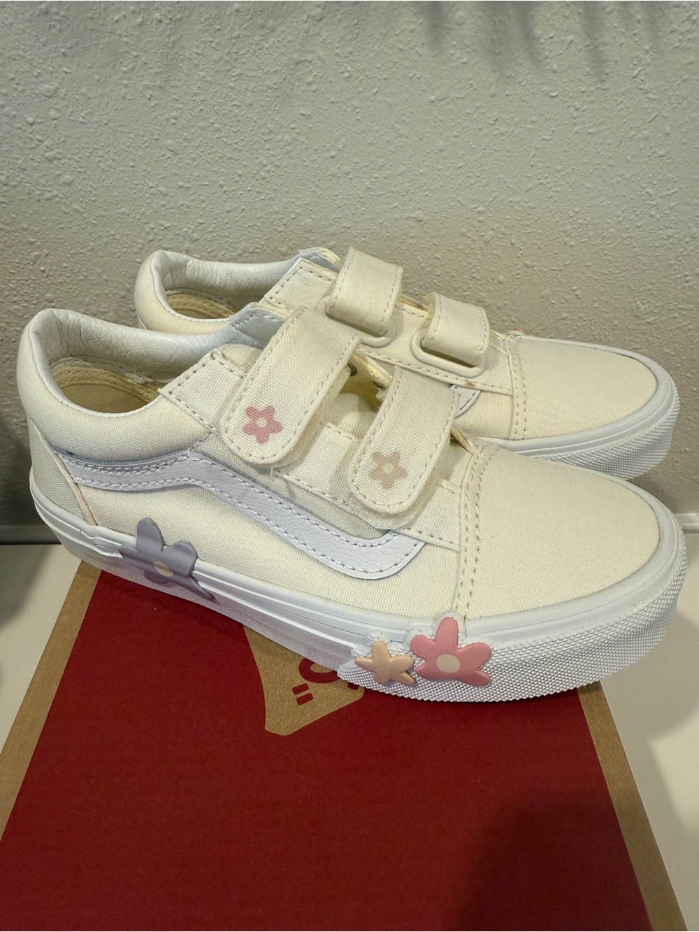 Vans Little Girls Old Skool V Flower Shoes, Size 13.5